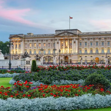 Luxury 1-Bed Apartment In Sought After Prime London Location Exterior foto