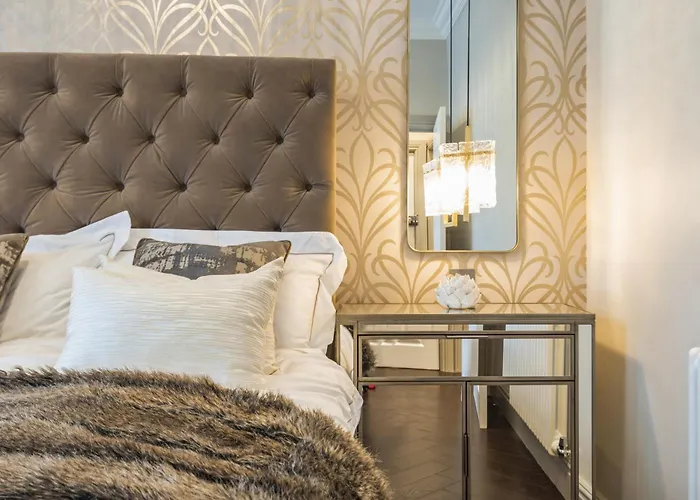Luxury 1-Bed Apartment In Sought After Prime London Location