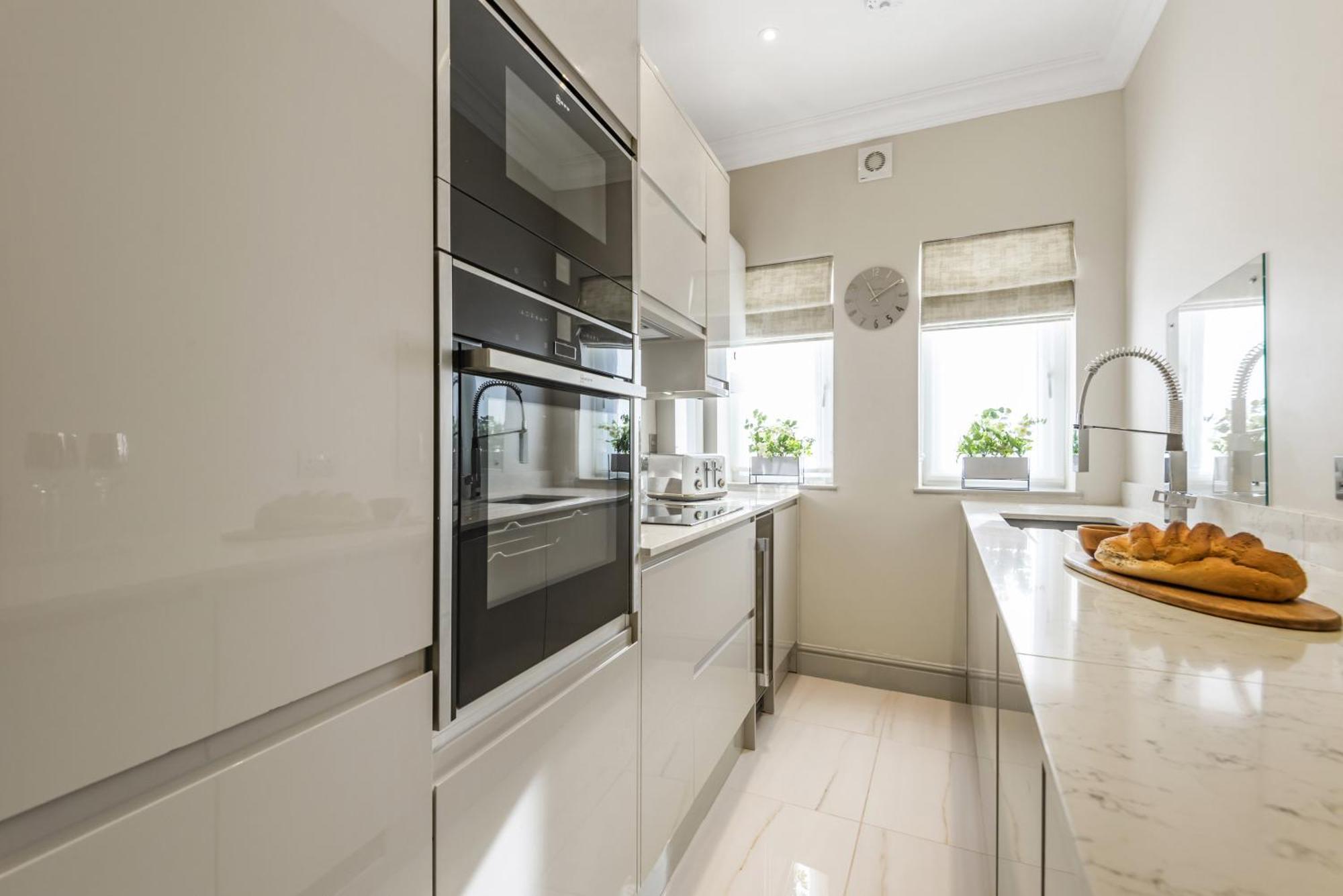 Apartment Luxury 1-bed In Sought After Prime Location London