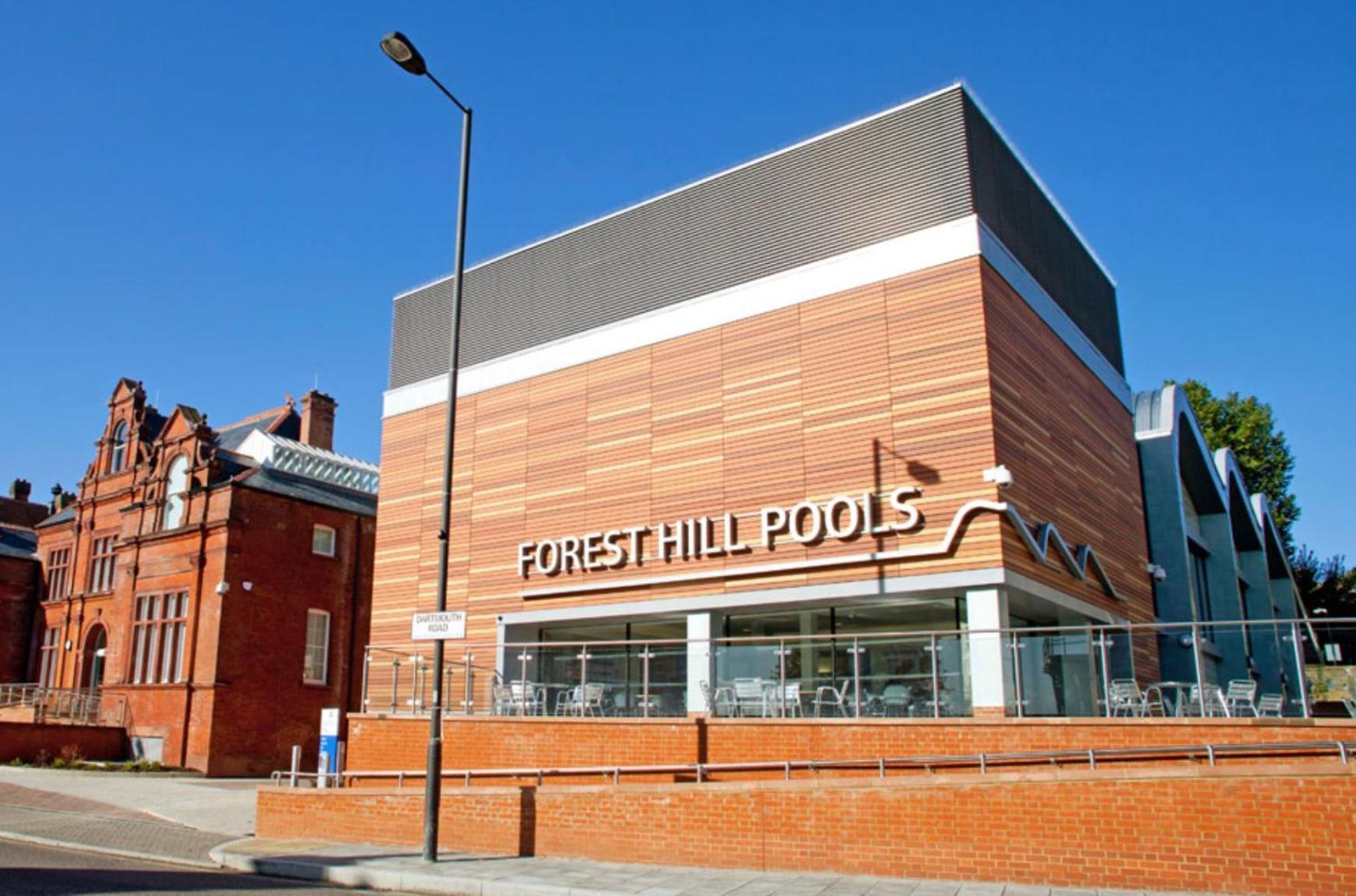 Luxury 1-bed In Sought After Prime Location Apartment